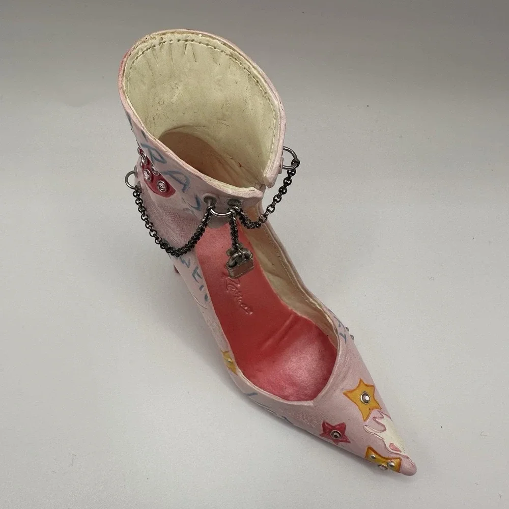 Just The Right‎ Shoe 'GRAFFITI GURL, Pink By Lorraine Vail (Raine) Rare